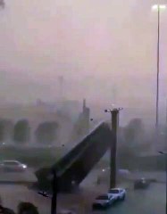 عاصفة رعدية مصحوبة بأمطار عزيرة على مكة