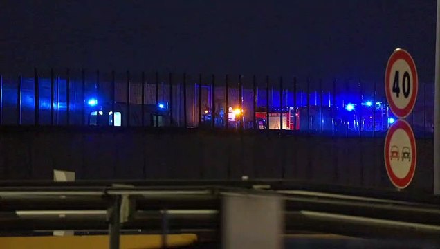 Imbocca contromano lo svincolo dell'A4 e si scontra con un'altra auto: quattro feriti