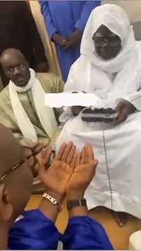 Serigne Mountakha envoie des dattes à Ousmane Sonko pour qu'il arrête sa grève de la faim