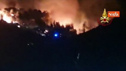 Incendio sull'Isola d'Elba, ecco l'intervento dei Vigili del Fuoco