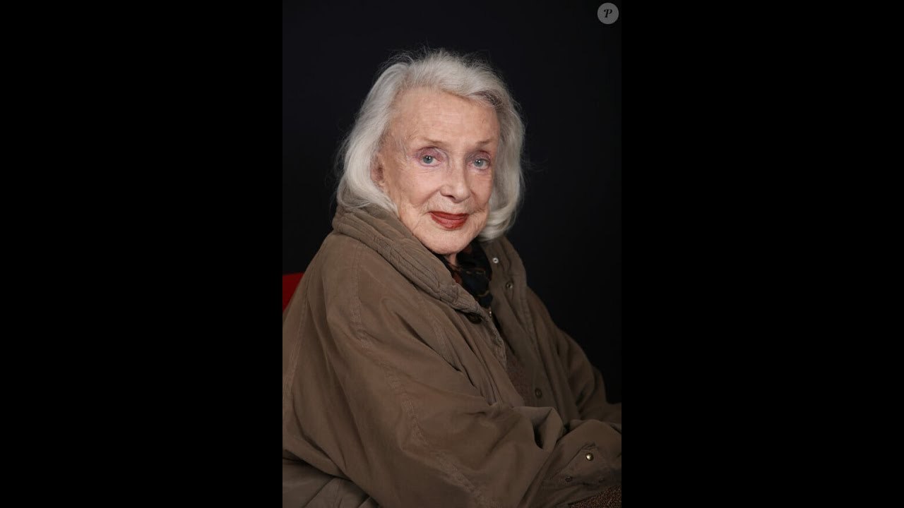 "Jardin à l'anglaise, espaces dédiés..." : Micheline Presle, 101 ans, sa vie dans une maison de re