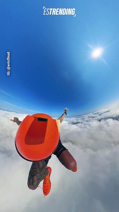 Emoción en las alturas: el increíble encuentro de un paracaidista con las nubes