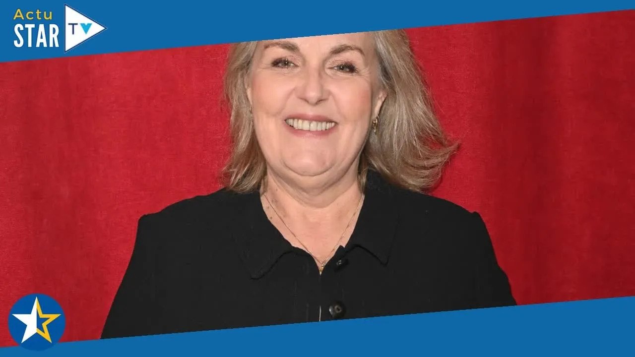 Valérie Damidot folle de son compagnon Régis  elle partage une photo de lui totalement nu, plongée