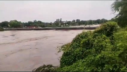 श्योपुर के विजयपुर में बाढ़ से हालात, देखें वीडियो...