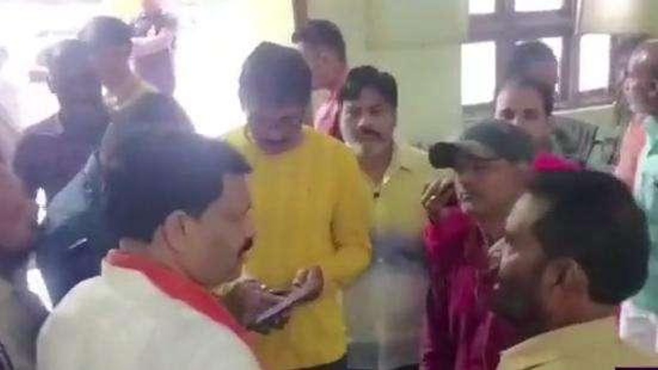 शाजापुर : भाजपा के प्रवासी कार्यक्रम अंतर्गत शहर पहुंचे सूरत के विधायक, कार्यकर्ताओं की बैठक