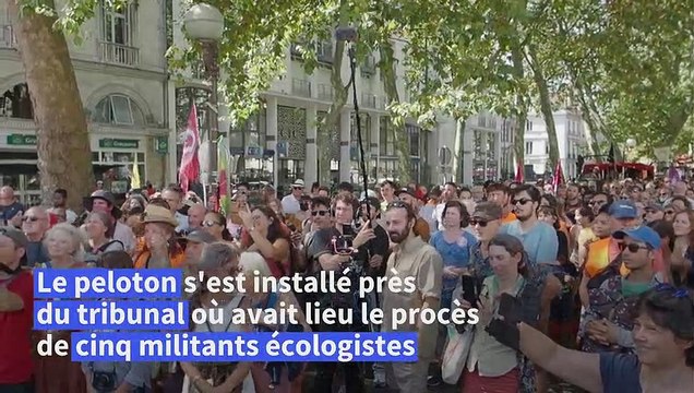Convoi de l'eau: un millier de personnes réunies pour l'étape à Tours