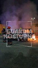 #Preliminar Una camioneta quedó reducida a cenizas tras un acto vandálico generado por un indigente #GuardiaNocturna