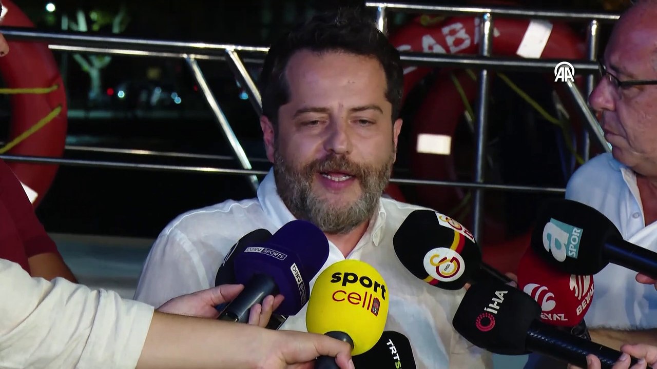 İSTANBUL - Galatasaray Sportif AŞ Başkanvekili Timur, gazetecilerin sorularını yanıtladı (2)