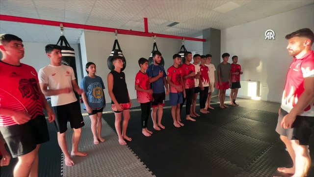 ERZURUM - Fazla kilolarından kurtulmak için başladığı kick boksta milli sporcu oldu