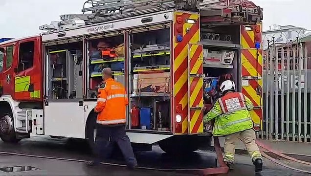 Sheffield fire: South Yorkshire Fire and Rescue battle huge blaze on Warren Street