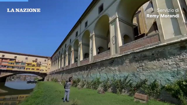 Firenze, imbrattato il Corridoio Vasariano