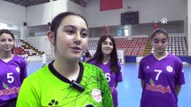 AMASYA - Birbirlerinden görerek hentbola başlayan 4 kız milli takıma çağırıldı