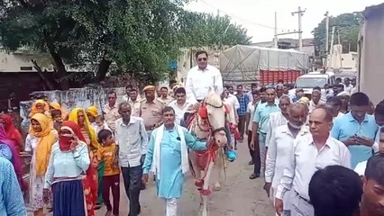 बहरोड़ विधायक बलजीत यादव घोड़े पर सवार; आखिर क्या है माजरा…देखें विडियो