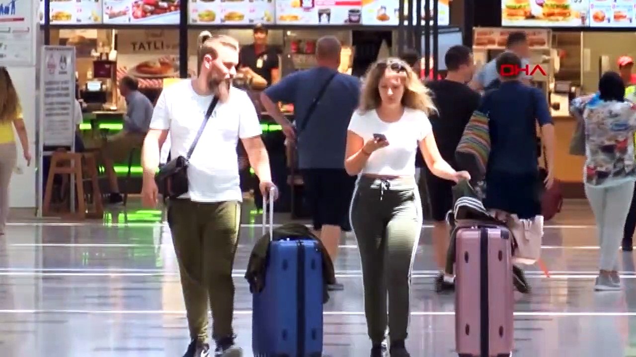 Antalya'ya Hava Yoluyla Gelen Turist Sayısı 10 Milyonu Geçti