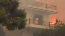 Nuova ondata di incendi in Grecia: morti e molti evacuati