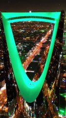 ⁨بدر خلف يحتفل بخطبة بنته