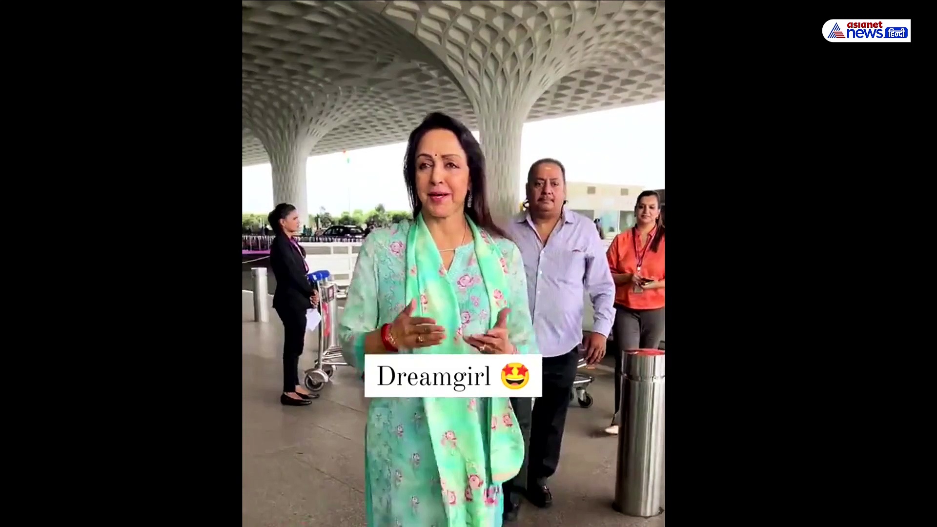 74 साल की उम्र में भी कहर ढाती हैं हेमा मालिनी, एक्ट्रेस की सादगी ने जीता फैंस का दिल, देखें VIDEO