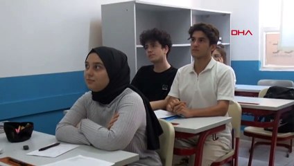 Depremzedelerin çocuğu Yusuf Yıldız, Marmara Üniversitesi Tıp Fakültesi'ne yerleşti