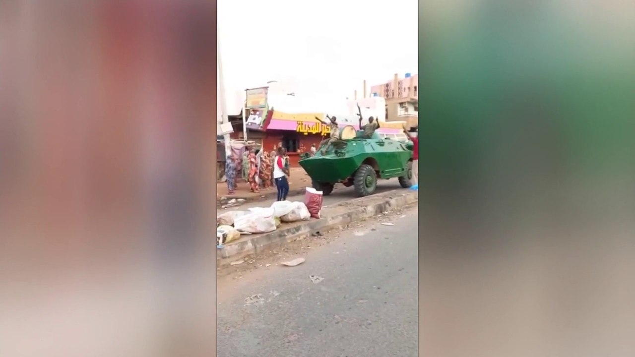 السلطات الباكستانية تجلي  مئات الآلاف بسبب الفيضانات.. ومراسل #العربية: خلاف مائي بين #باكستان و #الهند وراء الحادثة إسلام آباد #العربية
