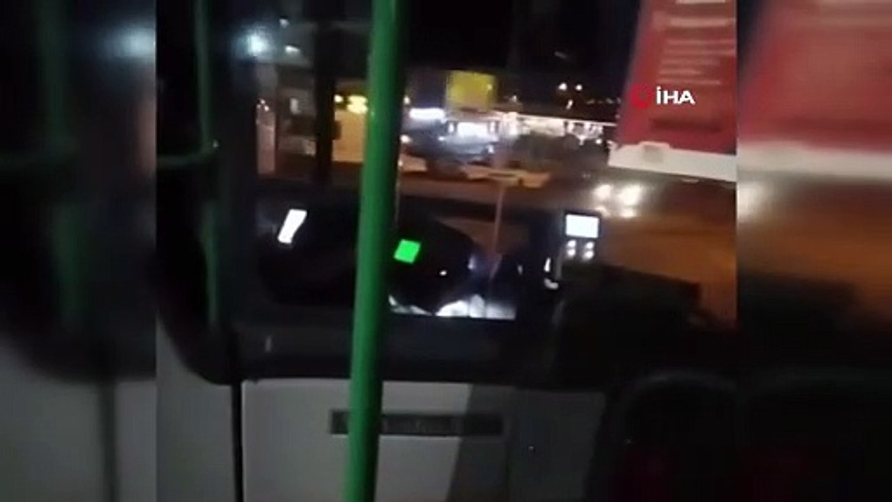 Yine İETT, yine rezalet! Şoför yol boyunca telefonuyla oynadı