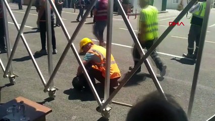 Malatya'da depremde hasar gören binalar dinamitle yıkıldı