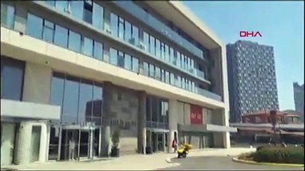 Rezidans otoparkında silahlı saldırı kamerada