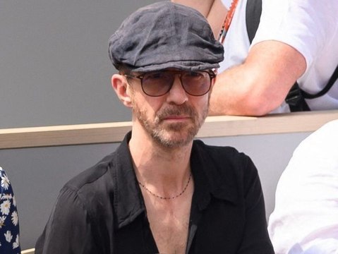 Calogero : après avoir dézingué “The Voice Kids”, il accepte finalement d’intégrer le casting de l’émission ! Découvrez son rôle !