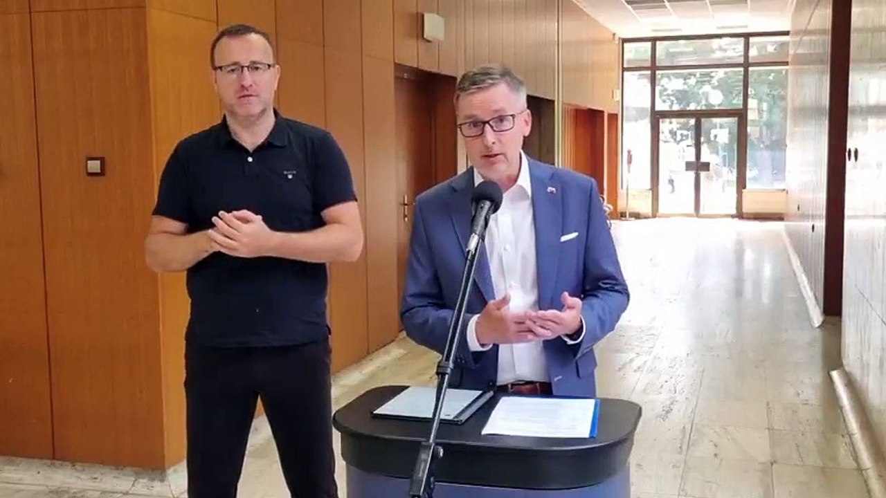 ZÁZNAM: Brífing ministra hospodárstva P. Dovhuna