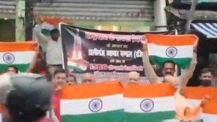 लखनऊ: चंद्रयान-3 की सफल लैंडिंग, राजधानी की सड़कों पर मनाया गया जश्न