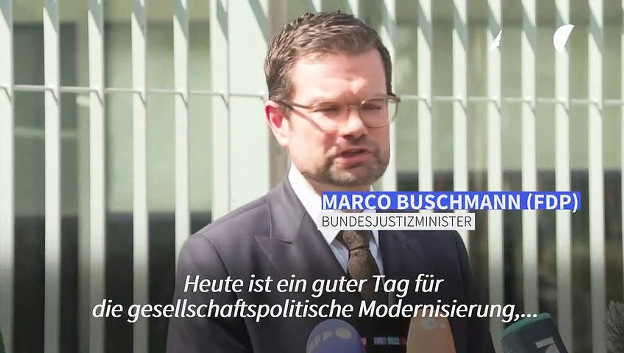 Buschmann: Neues Namensrecht 'offener, moderner und toleranter'