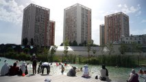 Cette piscine gratuite au milieu des tours de Pantin fait le bonheur des enfants