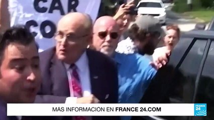 Exabogado personal de Donald Trump y otros siete acusados se entregaron a la Justicia