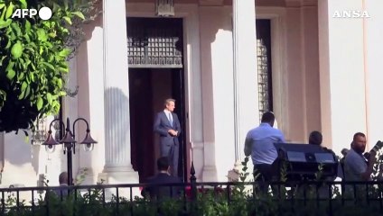 Zelensky arrivato in Grecia, accolto ad Atene dal premier Mitsotakis