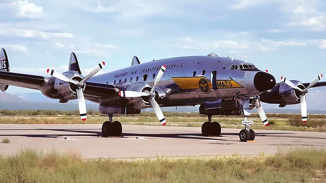 Lockheed C-121 Constellation - aircraft - HD