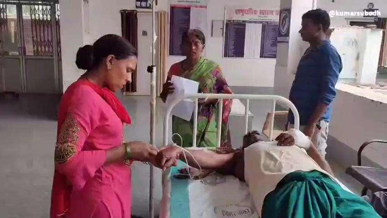 बांका: आपसी विवाद को लेकर दो पक्षों में मारपीट, घायल युवक गंभीर हालत में भागलपुर रेफर