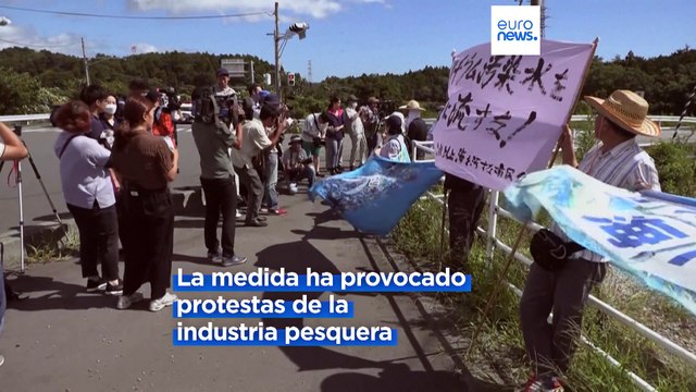 Japón empieza a verter al Pacífico agua contaminada por el accidente de la central de Fukushima