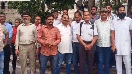 उदयपुर: थाना अधिकारी पर लगे आरोप, राजपूत करणी सेना के पदाधिकारी पहुंचे कलेक्ट्रेट