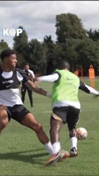 Caicedo, le CRACK, ça donne ça à l'entraînement ! ‍#Chelsea #Caicedo #skills #football