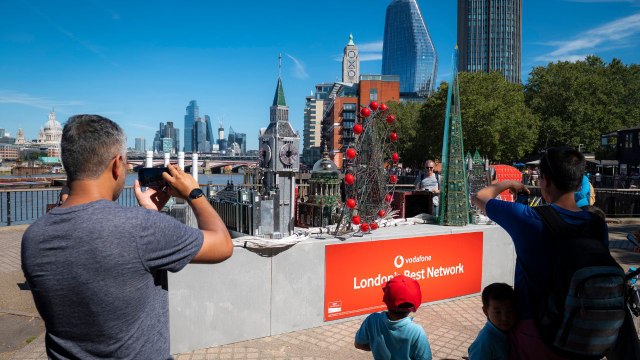 Average adult will make 992 connections per month - via messages, phone calls and emails