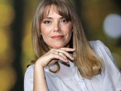 La vérité c’est que… : 21 ans après la Star Ac’, Emma Daumas se livre comme rarement sur sa rivalité avec Nolwenn Leroy