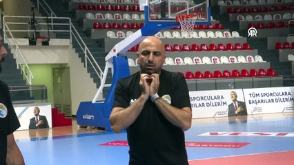 ADANA - Çukurova Belediyesi Kadın Voleybol Takımı, sezona Avrupa hedefiyle başlıyor