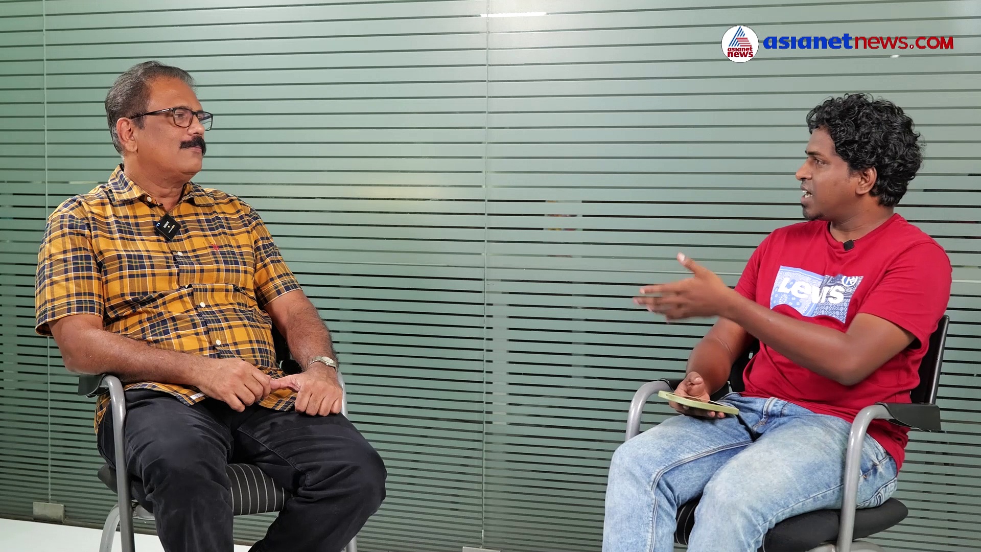 'അച്ഛൻ ഒരു വാഴ വെച്ചു'; ഇത് തന്നെയാണ് ചേരുന്ന പേര്!