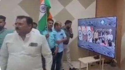 रतलाम:विधायक कार्यालय पर चंद्रयान-3 की सफल लैंडिंग की कार्यकर्ता ने मनाई खुशी