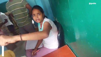 कटिहार: डीलर की मनमानी से नाराज कार्डधारकों ने पदाधिकारी से कार्रवाई का किया मांग