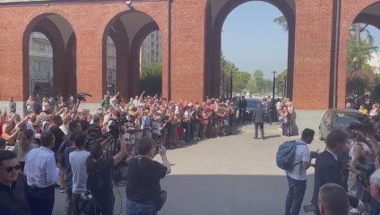 Toto Cutugno, l'arrivo del feretro in chiesa - Video