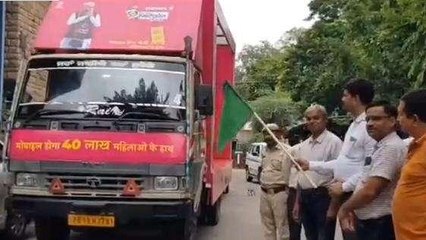 उदयपुर: SDM ने एलईडी मोबाइल वेन को दिखाई हरी झंडी, लोगों को योजनाओं के बारे में करेंगे जागरुक