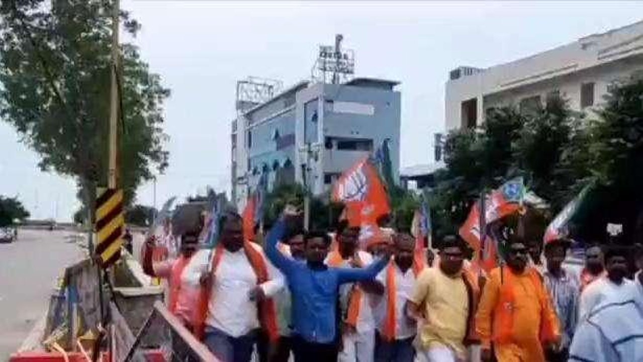 సిరిసిల్ల: ఎమ్మెల్యే క్యాంపు ముట్టడికి యత్నం.. బీజేపీ నాయకులు అరెస్ట్