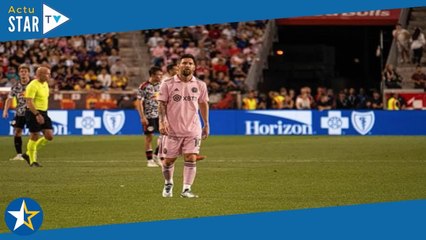 Lionel Messi  sa femme Antonella Roccuzzo manque d’embrasser langoureusement un autre joueur en ple