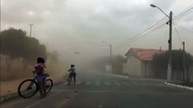 Poeira toma conta de Barreiras após forte ventania