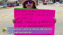 Protestan contra libros de texto en Coatzacoalcos